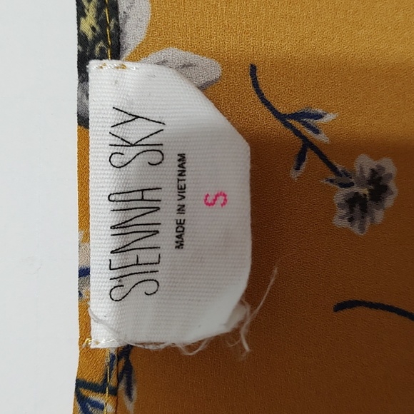 Sienna Sky Harvest Yellow V Neck w/ Gray Floral Design and Elastic Waist  Small - Picture 5 of 5
